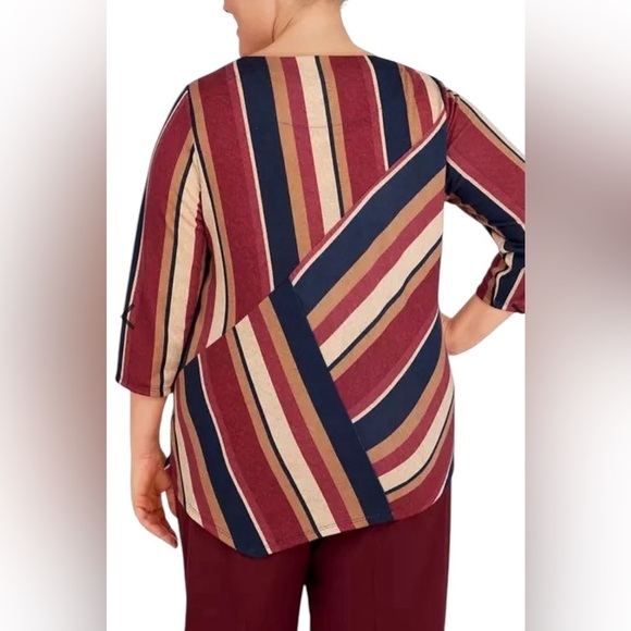 Alfred Dunner Woman Park Place Top 2X - Picture 2 of 8